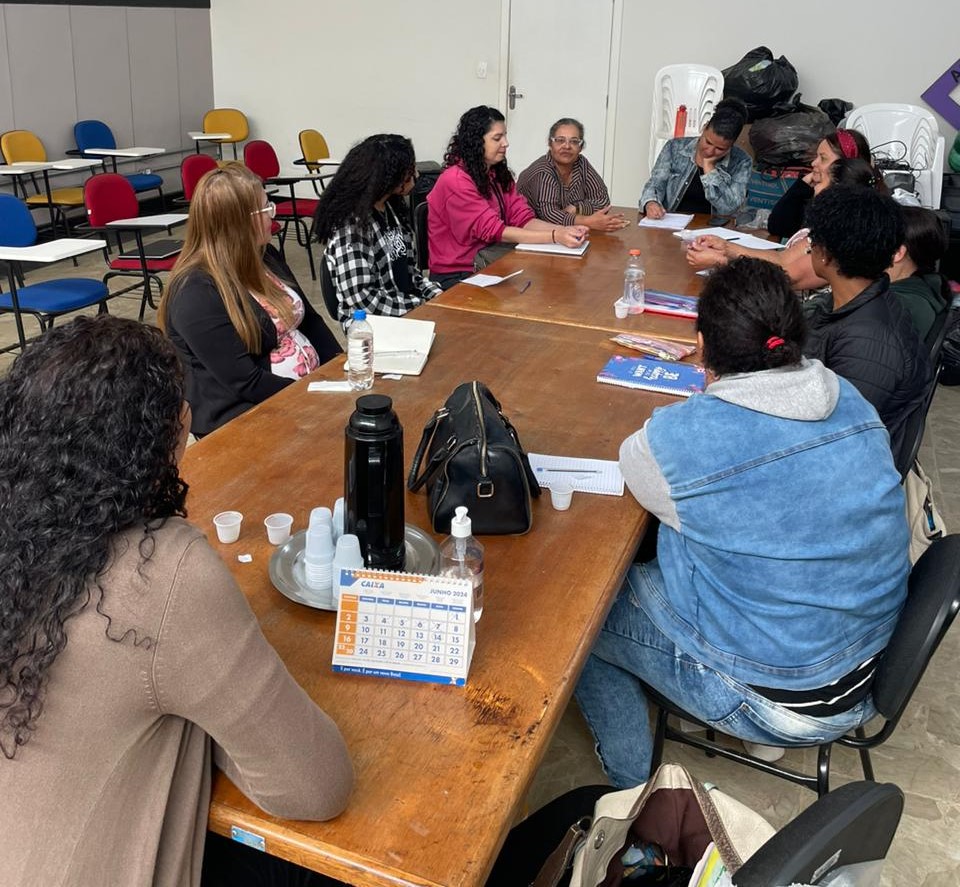 Curso de costura mulheres mil Incubadora social